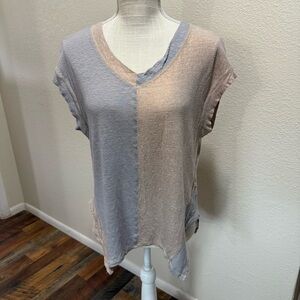 Sisters - Chic V-Neck Colorblock Top with Sparkle Element - Size Small